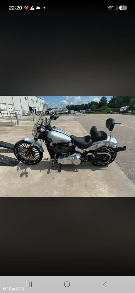 Harley-Davidson Softail Breakout - 13