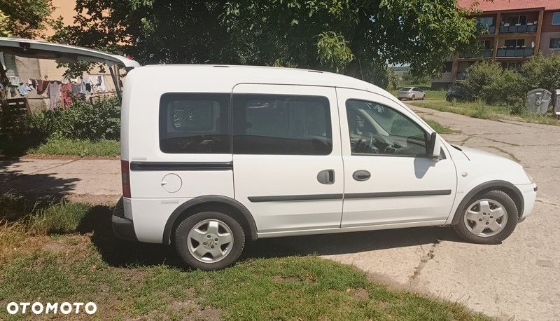 Opel Combo Tour - 1