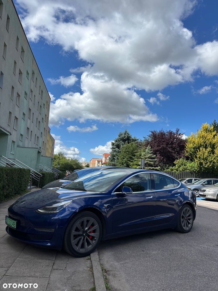 Tesla Model 3 - 3