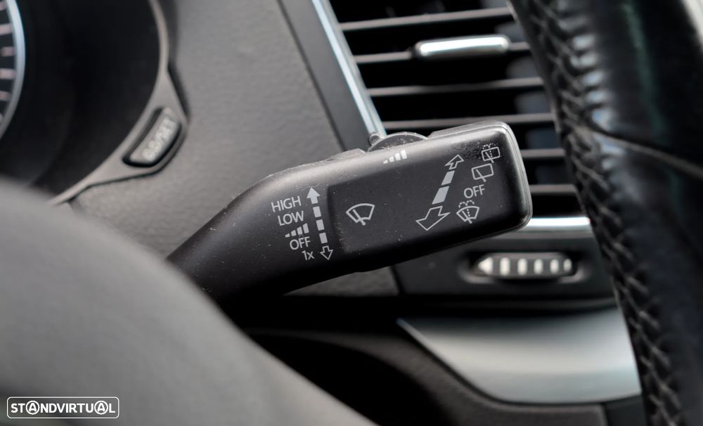 VW Sharan 2.0 TDI Highline DSG - 23