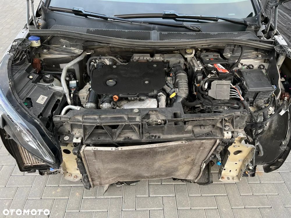 Peugeot 5008 BlueHDi 130 EAT8 Allure - 24