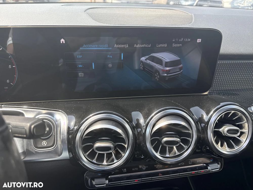 Mercedes-Benz GLB - 16