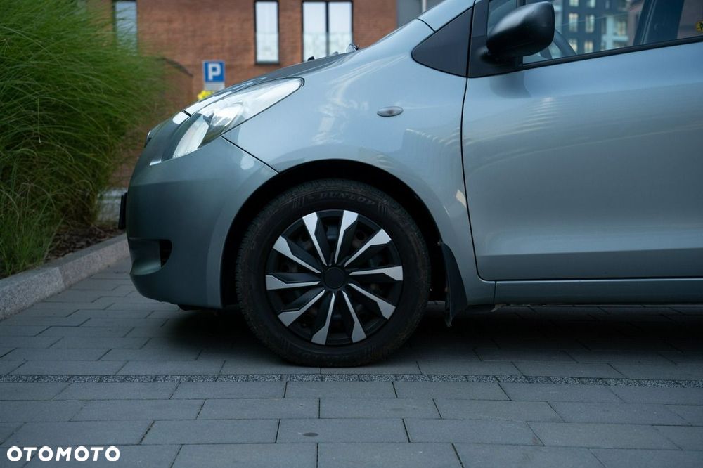Toyota Yaris - 24