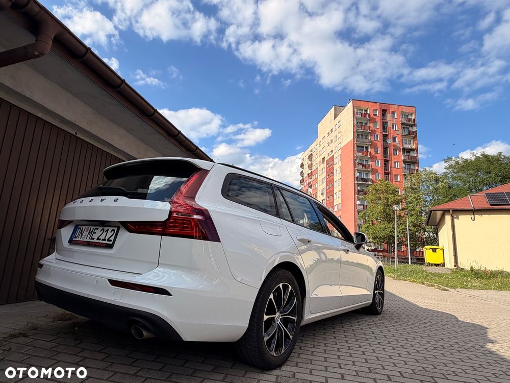 Volvo V60 B3 B DKG Momentum Pro - 4