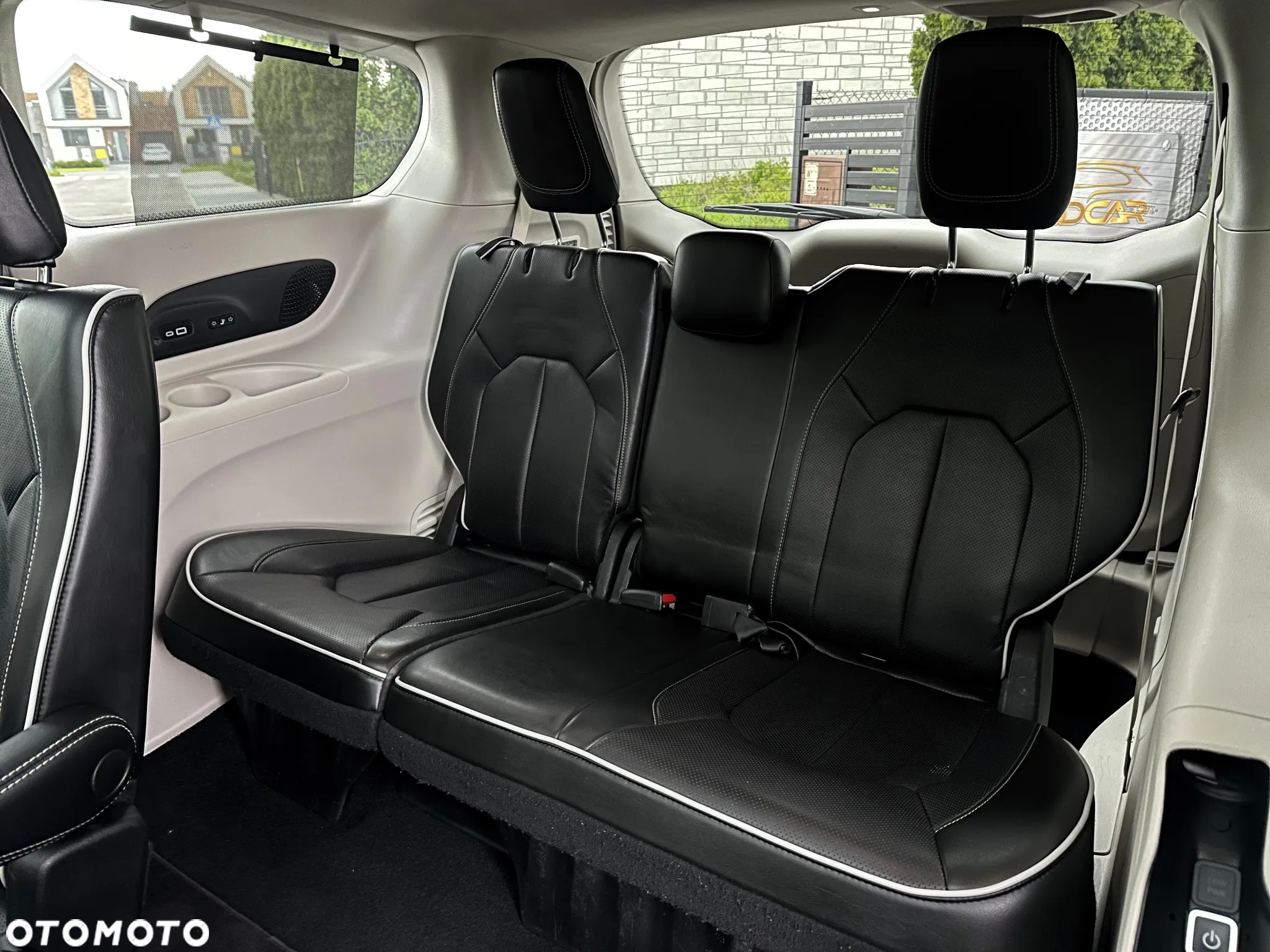 Chrysler Pacifica - 22