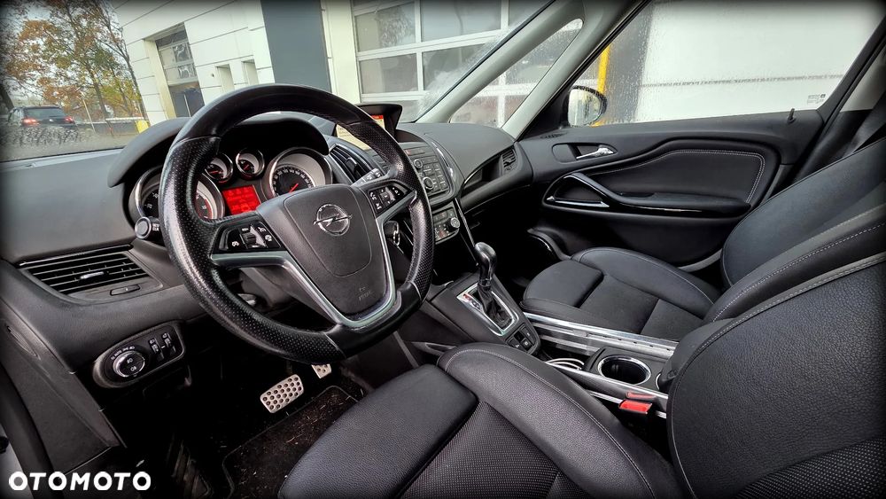Opel Zafira Sport - 13