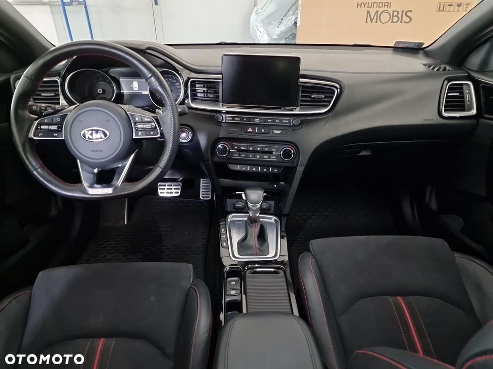 Kia ProCeed 1.6 T-GDI GT DCT - 31