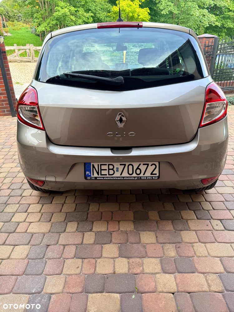 Renault Clio 1.2 16V 75 Dynamique - 8