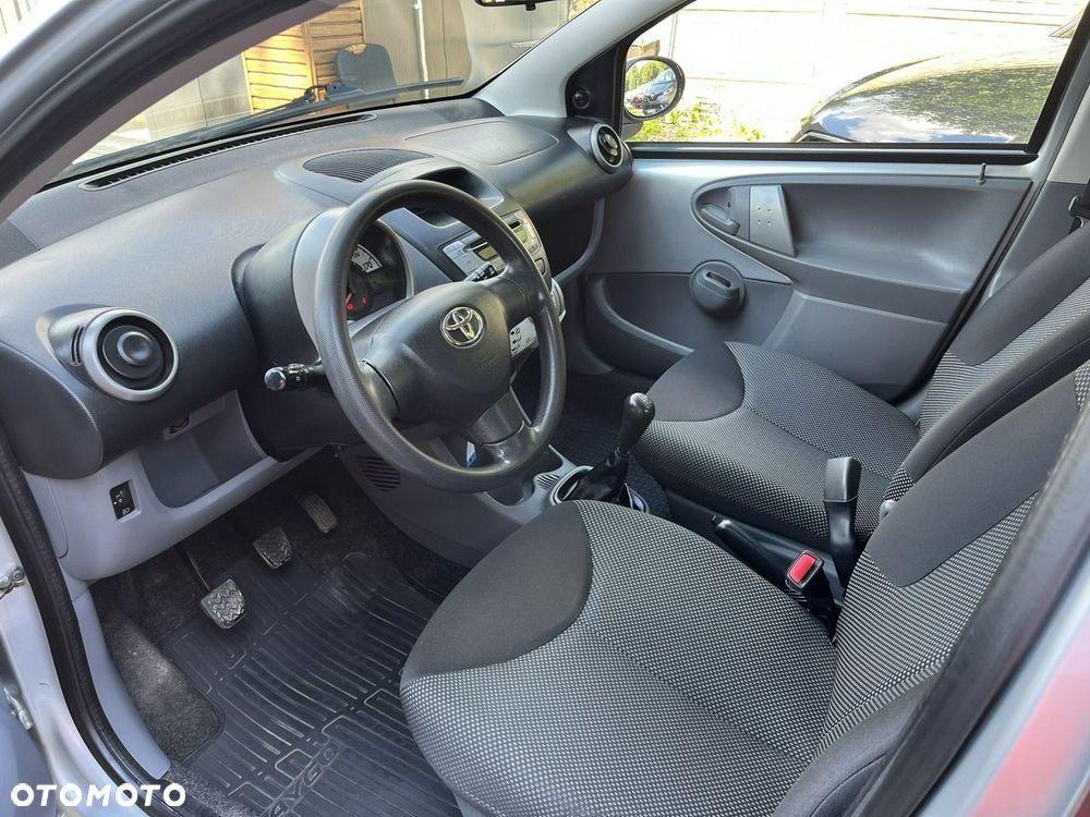 Toyota Aygo - 11