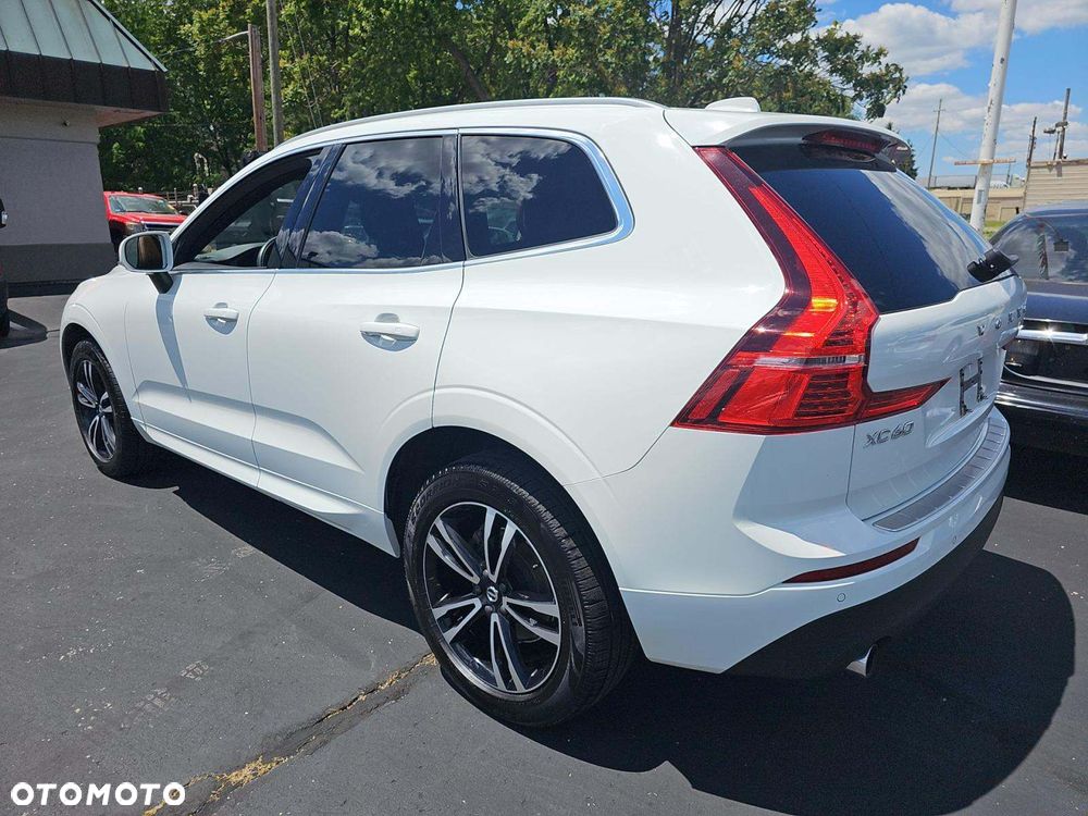 Volvo XC 60 T5 AWD Momentum - 3