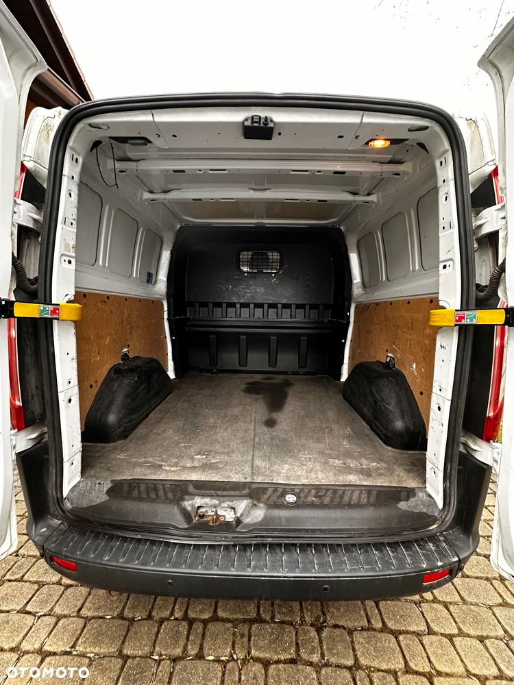 Ford TRANSIT CUSTOM - 17