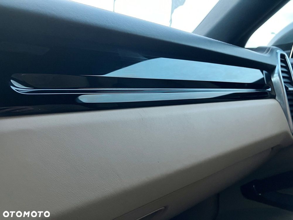 Porsche Cayenne - 33