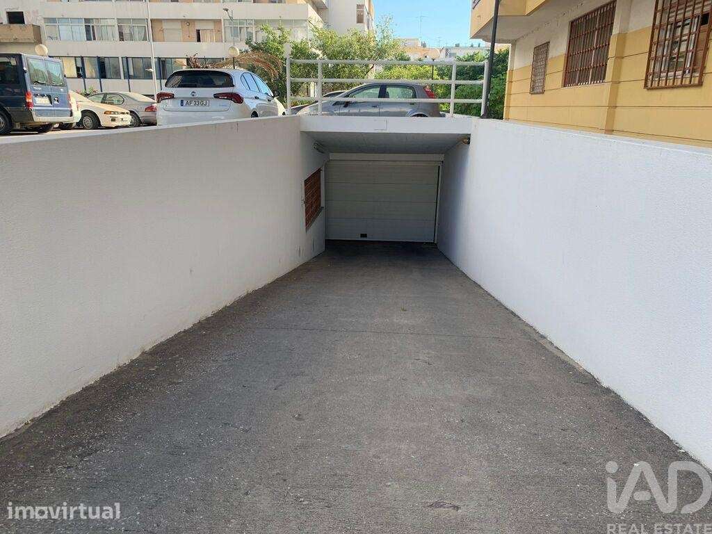 Parque de Estacionamento / Garagem / Box em Faro (Sé e São Pedro) de 1 - Grande imagem: 2/5