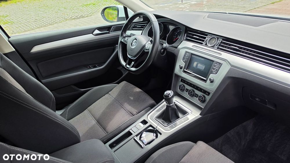 Volkswagen Passat Variant 2.0 TDI (BlueMotion Technology) Trendline - 5