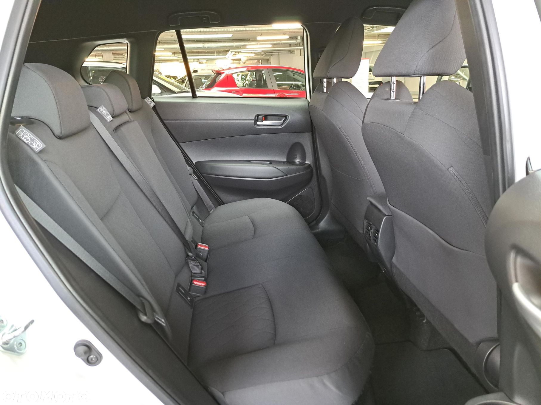 Toyota Corolla Cross 2.0 Hybrid Comfort - 10