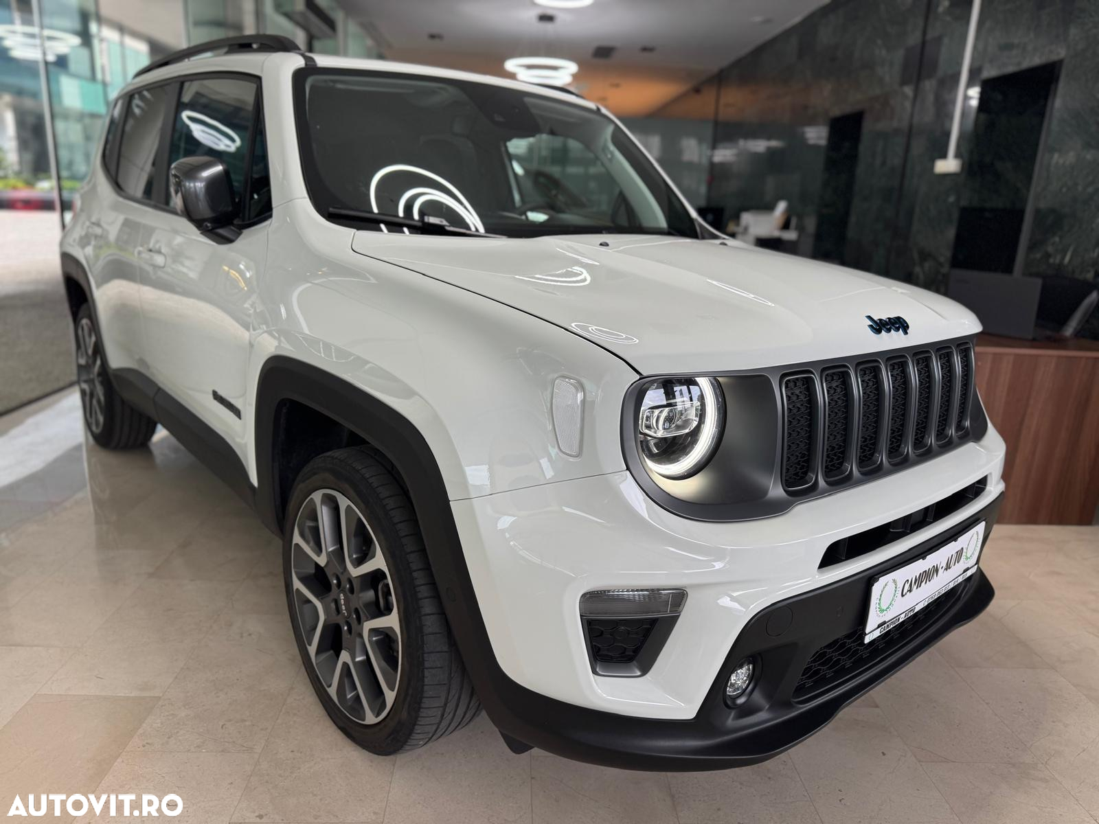 Jeep Renegade 1.3 T-GDI 4xe PLUG-IN Hybrid Automatik S - 4