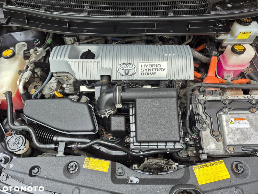 Toyota Prius (Hybrid) Executive - 27