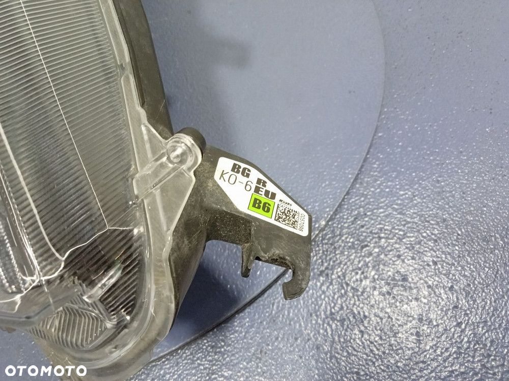 TOYOTA YARIS IV 20- REFLEKTOR PRAWY LAMPA EU K0-6EU - 4