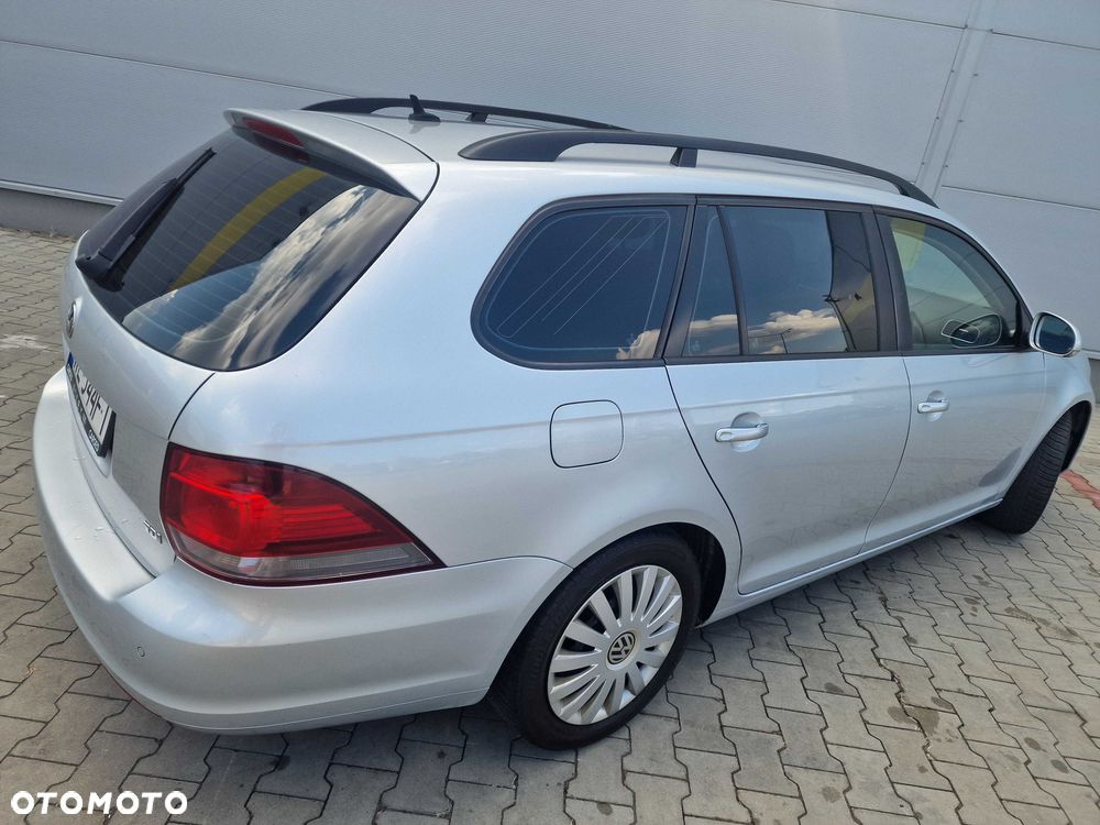 Volkswagen Golf - 6