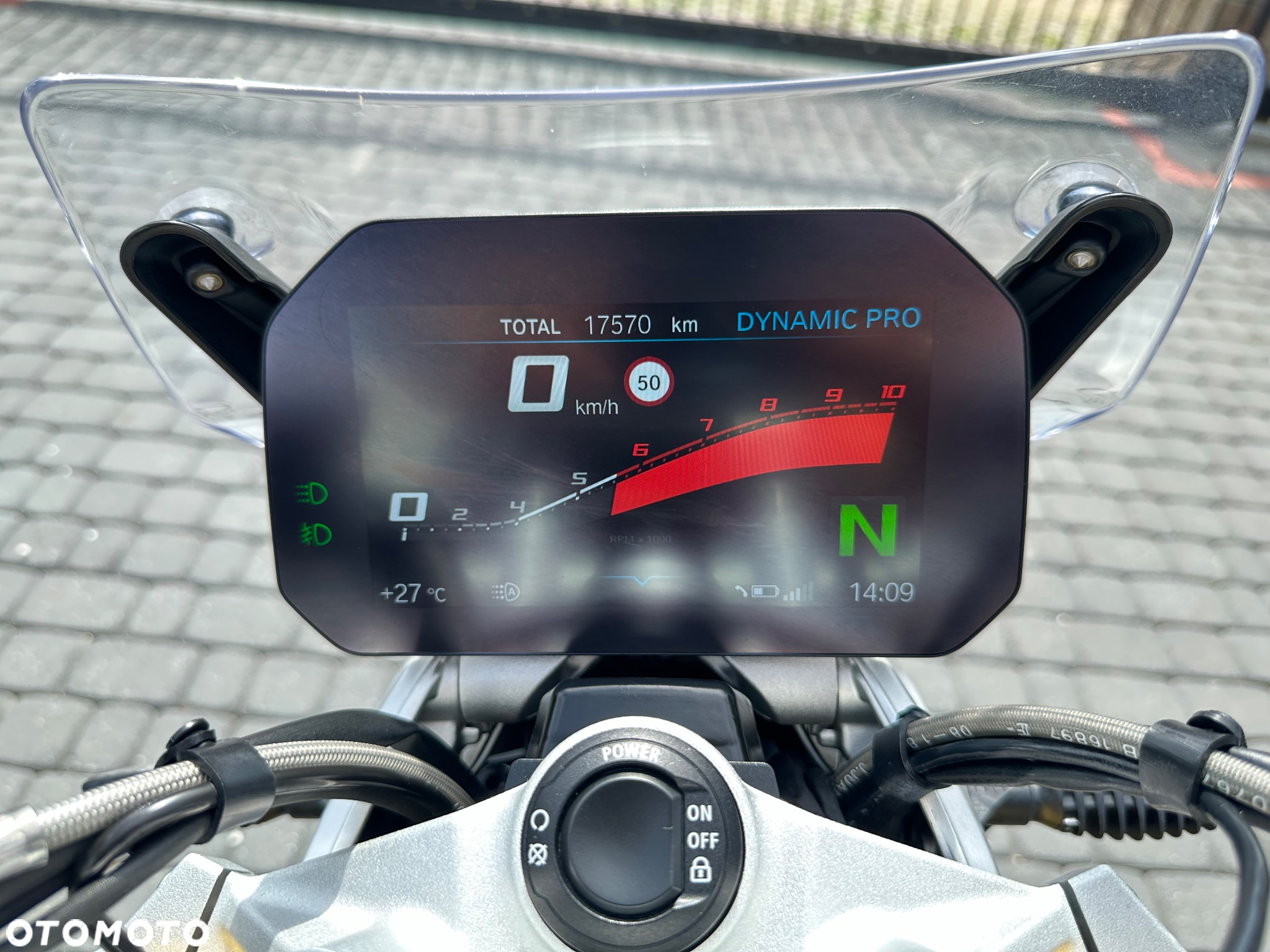 BMW R - 12
