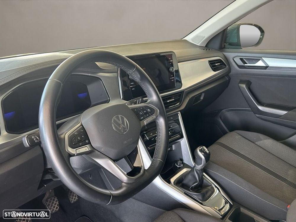 Volkswagen T-Roc 1.0 TSI — fotografia 9