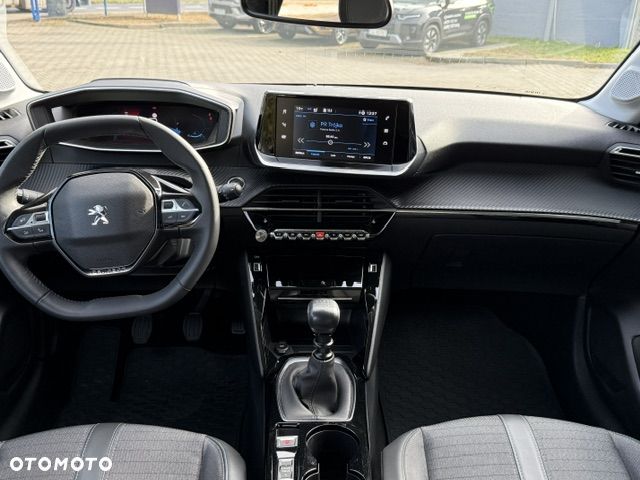 Peugeot 208 - 16