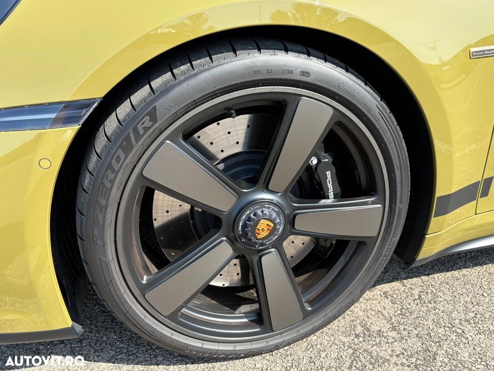 Porsche 911 GTS PDK - 20