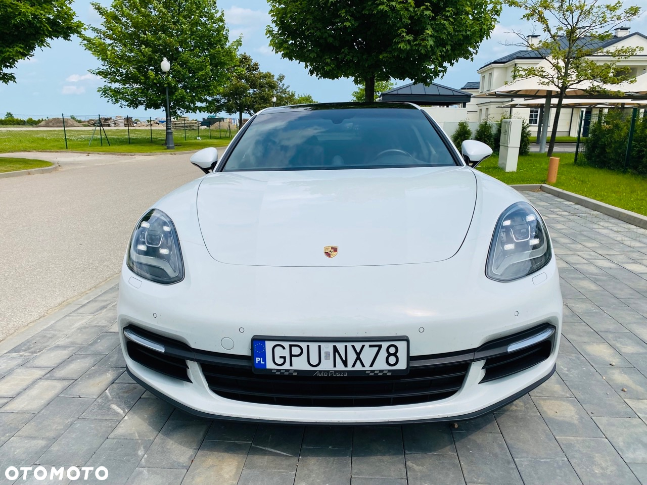 Porsche Panamera 4 E-Hybrid - 14