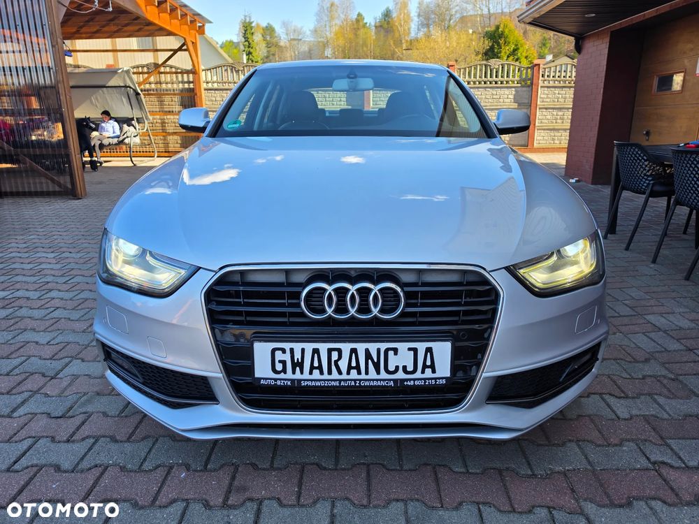 Audi A4 Limousine 1.8 TFSI S line Sportpaket - 2