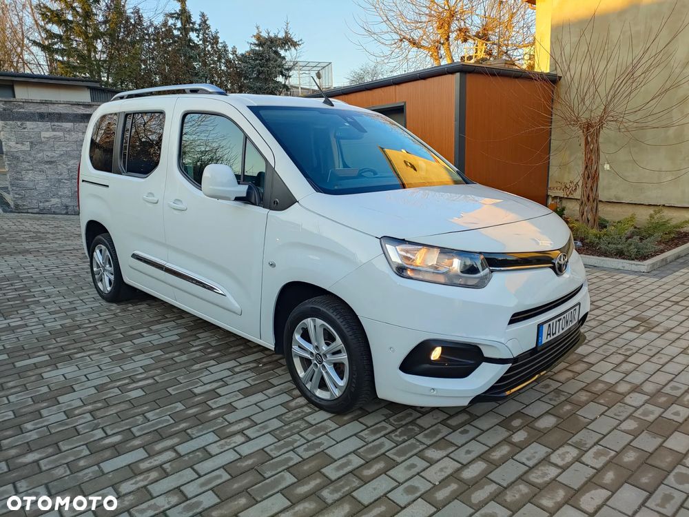Toyota Proace City Verso 1.2 Turbo L2 Team Deutschland