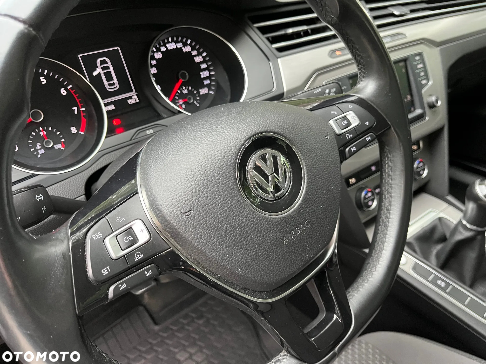 Volkswagen Passat 1.4 TSI BMT Trendline - 24