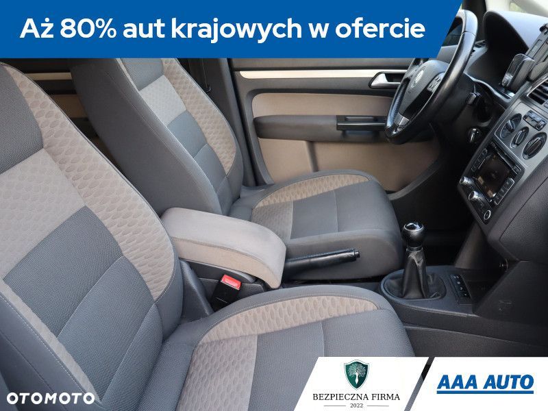 Volkswagen Touran - 11