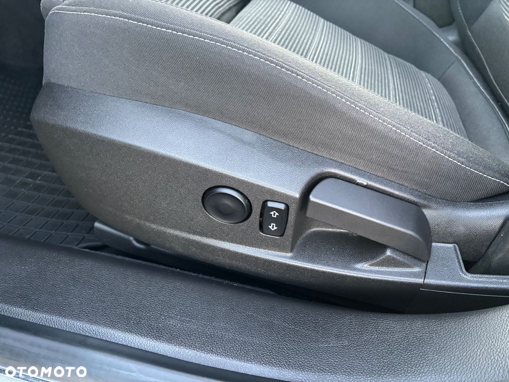Opel Insignia - 8