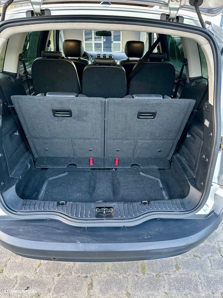 Ford S-Max - 14