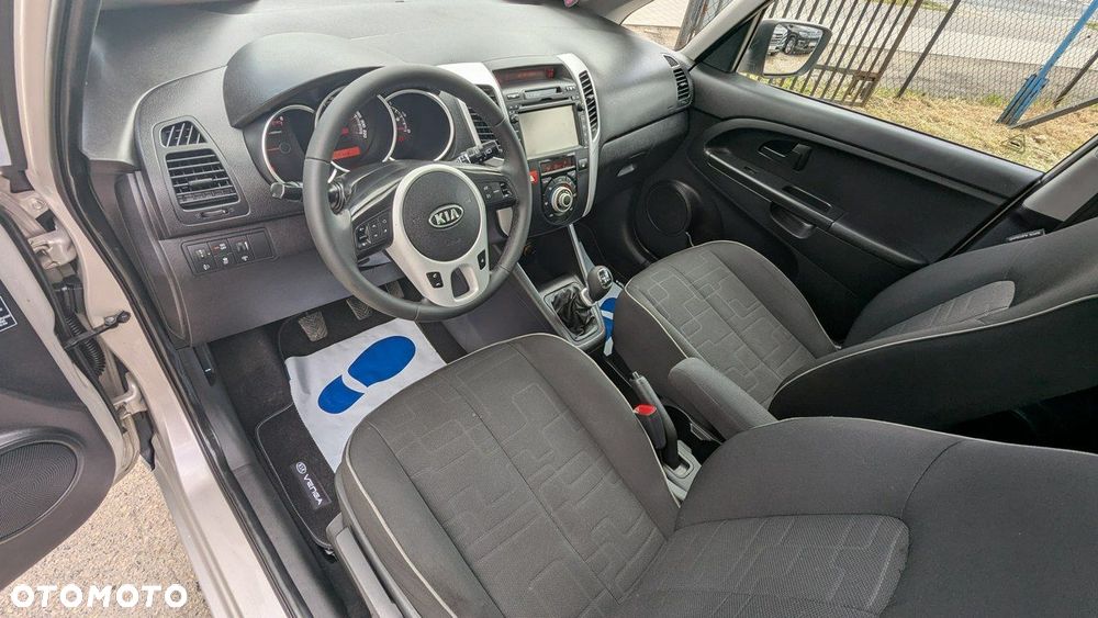 Kia Venga - 12