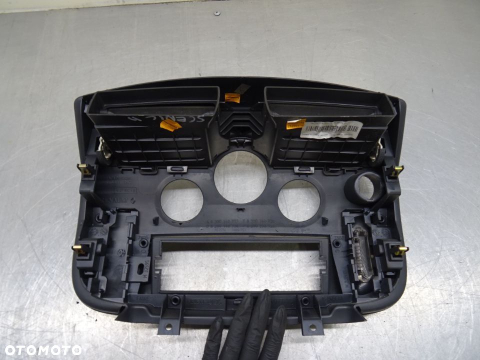 RENAULT GRAND SCENIC II 03-06 PANEL RAMKA ŚRODKOWA RADIA 8200140720 - 8