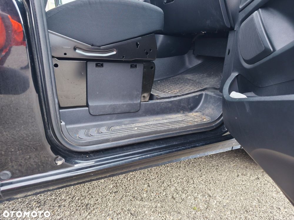 Mercedes-Benz E-Vito - 19