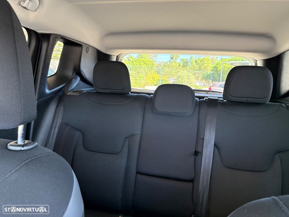 Jeep Renegade - 11