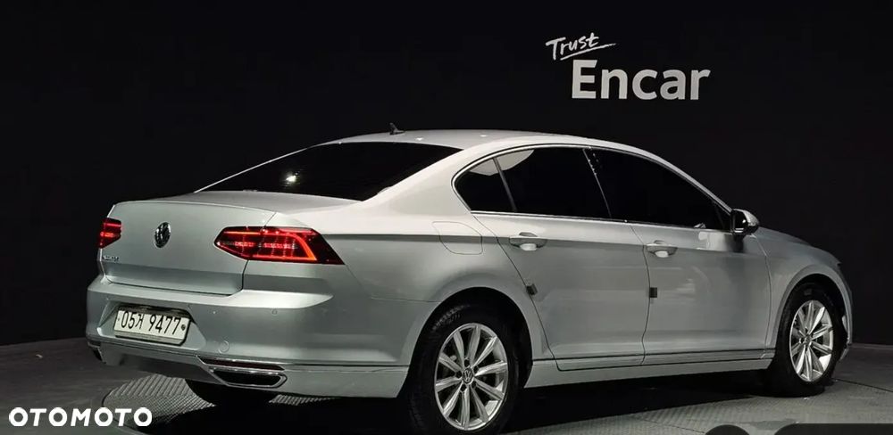 Volkswagen Passat 2.0 TDI SCR 4Motion DDG Highline - 3