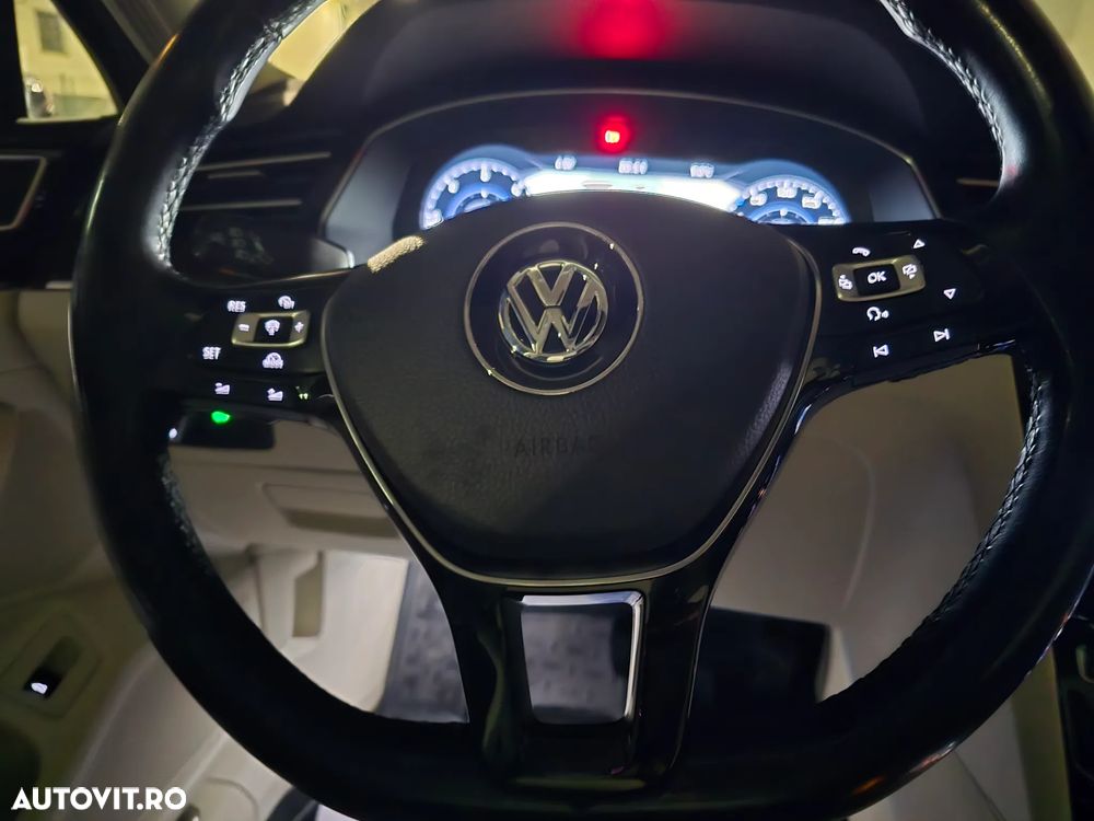 Volkswagen Passat - 26