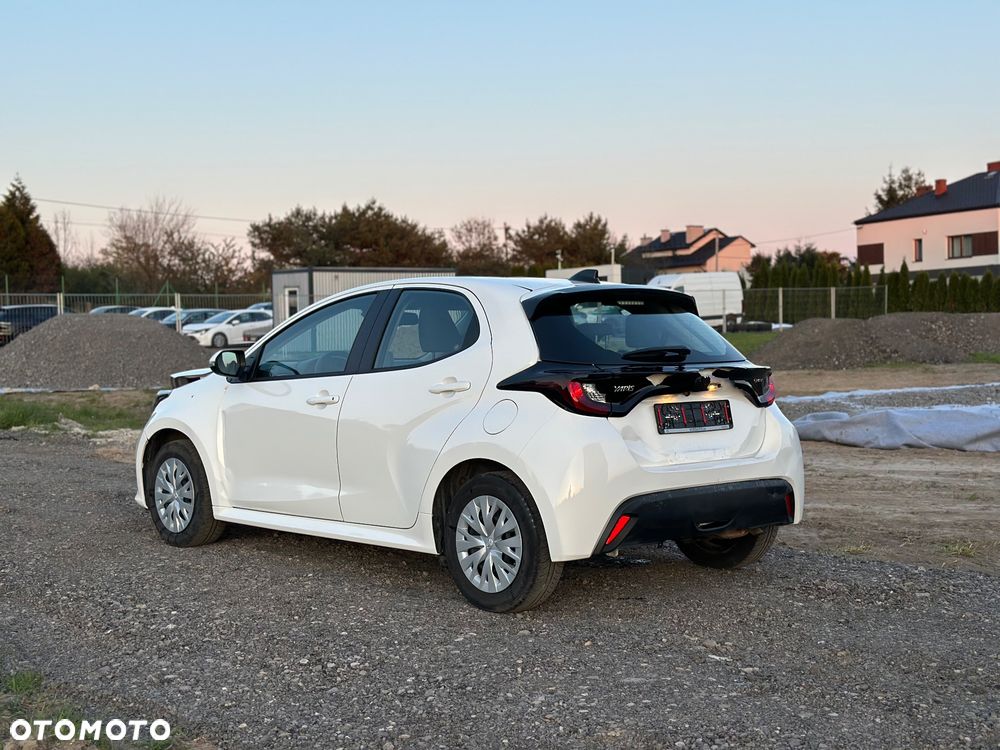 Toyota Yaris - 12