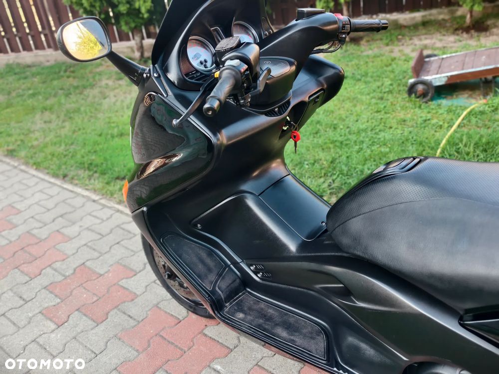 Yamaha Tmax - 15
