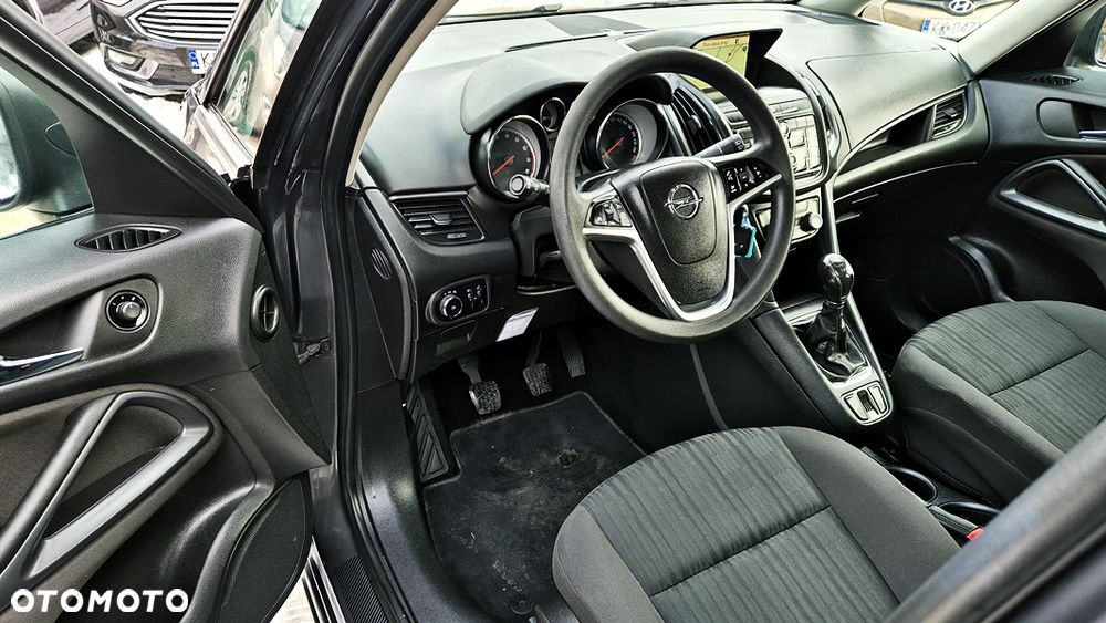 Opel Zafira Tourer 1.4 Turbo Business Edition - 33