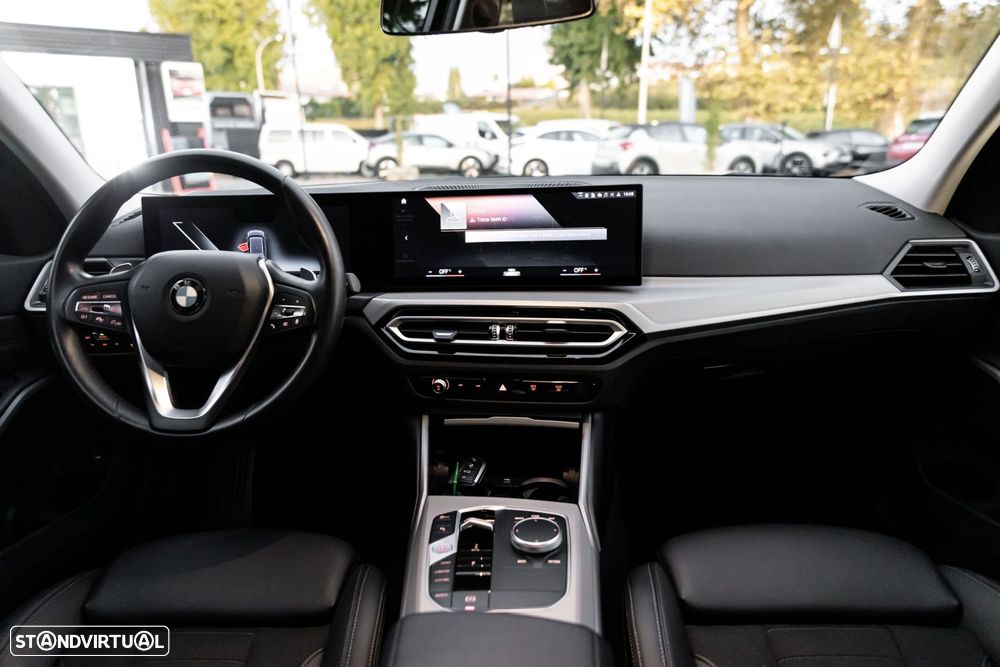 BMW 320 d Touring Pack Desportivo M Auto - 11