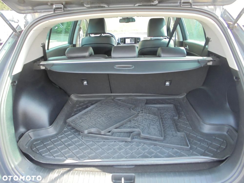 Kia Sportage 1.6 CRDI AWD Eco-Dynamics+ (48V M-H) DCT PLATINUM - 17