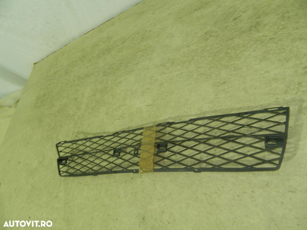 Grila centrala Toyota Corolla Berlina  /  Kombi, 02-04, 53112-12110 - 5