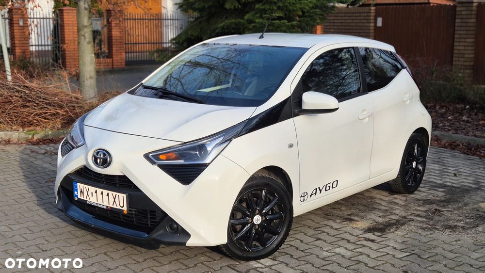 Toyota Aygo x-play - 1