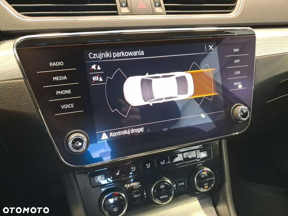 Skoda Superb 2.0 TDI SCR Ambition DSG - 20