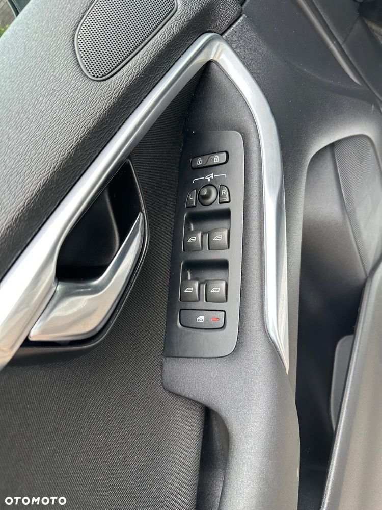 Volvo V40 T2 - 22