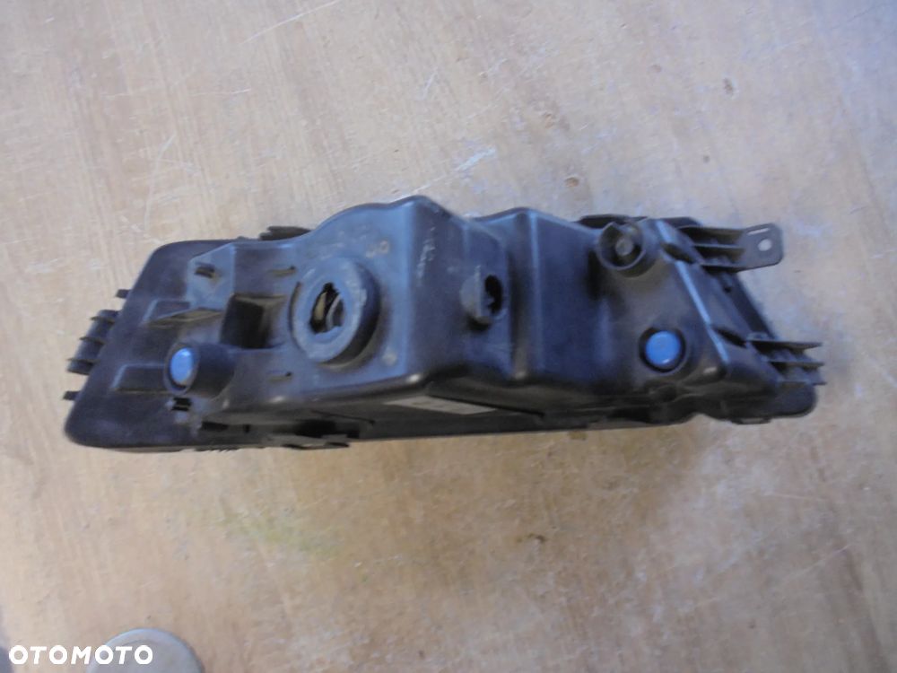 SKODA OCTAVIA III HALOGEN PRAWY PRZÓD EUROPA - 5